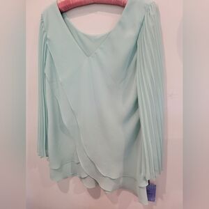 Hot In Hollywood Elegant Womans Overblouse Pleated Sleeves Overlay Front Med